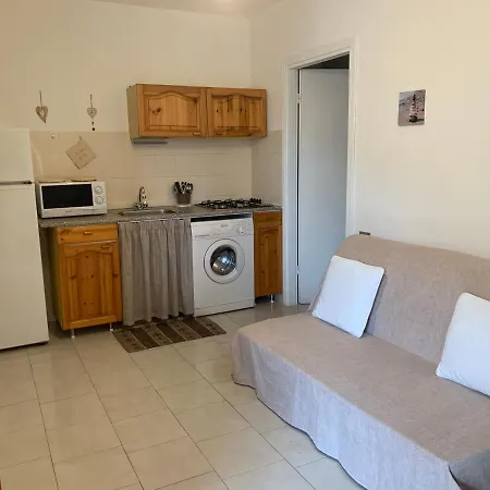H Apartment *